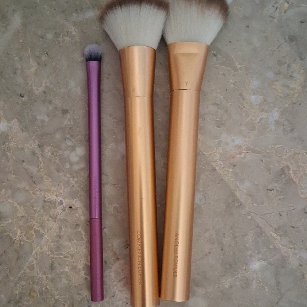 3 Covergirl Brushes